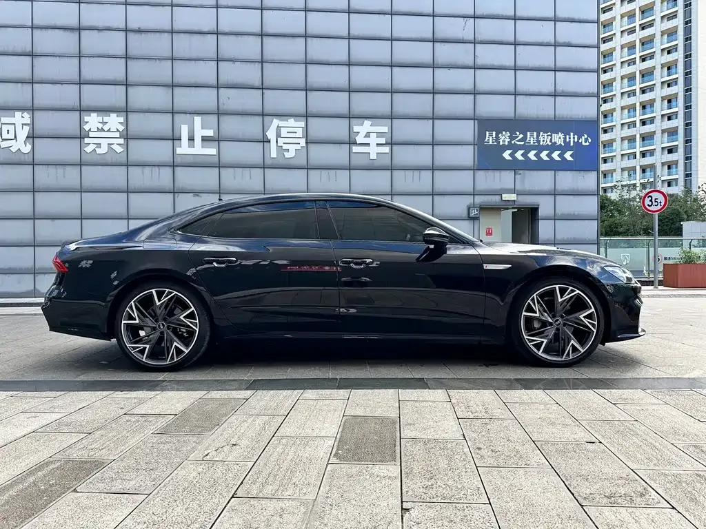 Audi A7L — фото 3