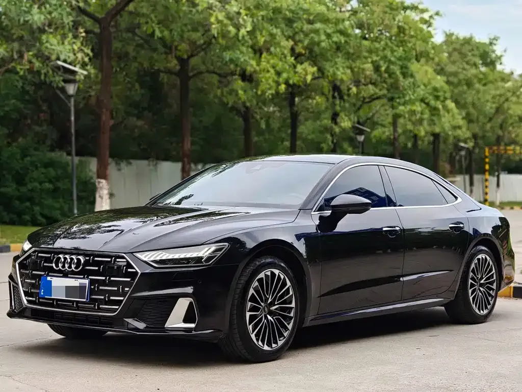 Audi A7L — фото 1