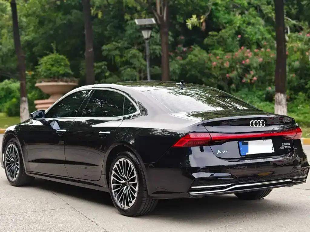 Audi A7L — фото 2