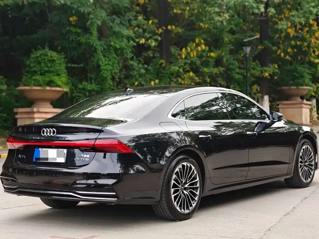 Audi A7L — фото 6
