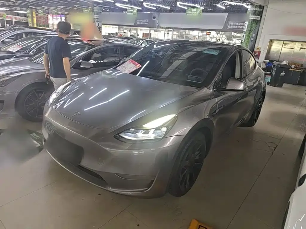 Tesla Model Y — фото 5
