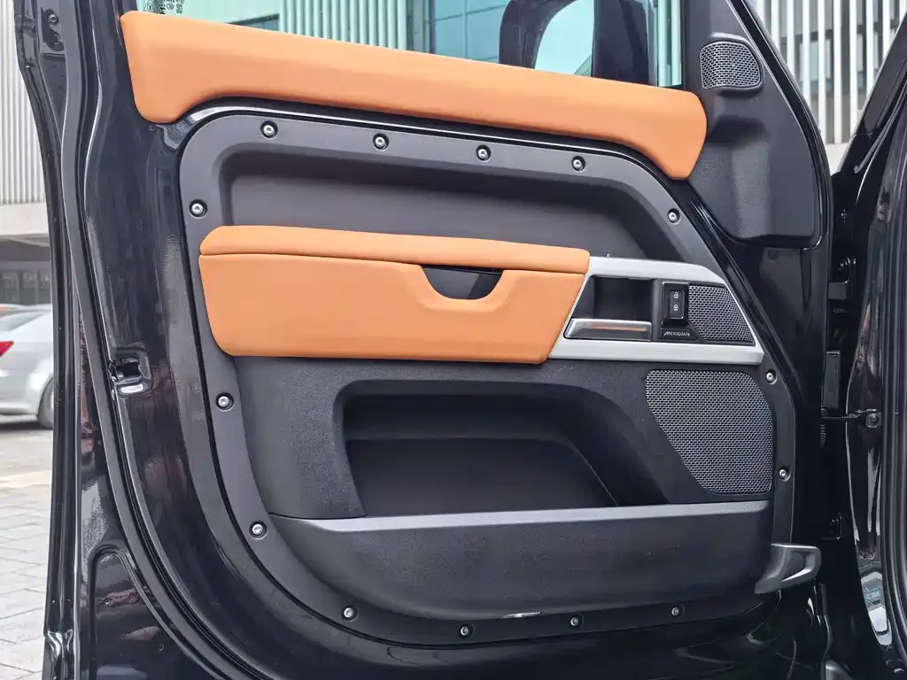 Land Rover Defender — фото 7