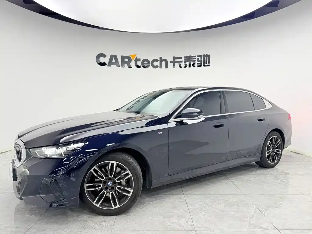 BMW 5 Series — фото 1