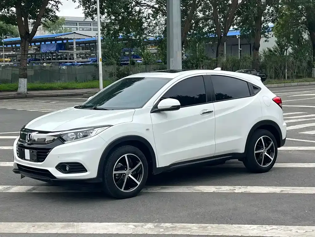 Honda Vezel — фото 1