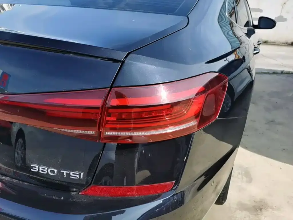 Volkswagen Passat — фото 10