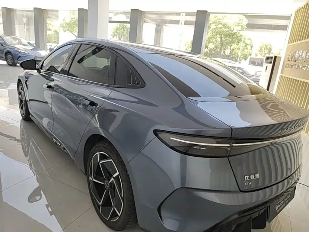BYD Seal — фото 4