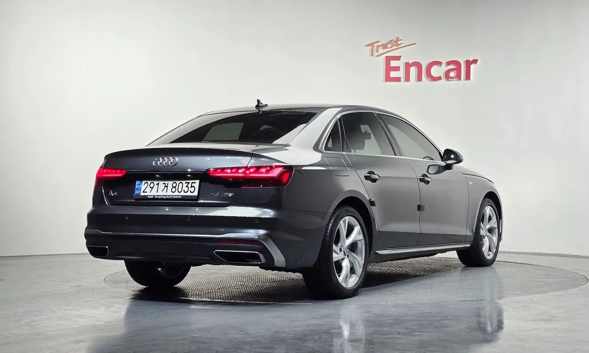 Audi A4 — фото 5