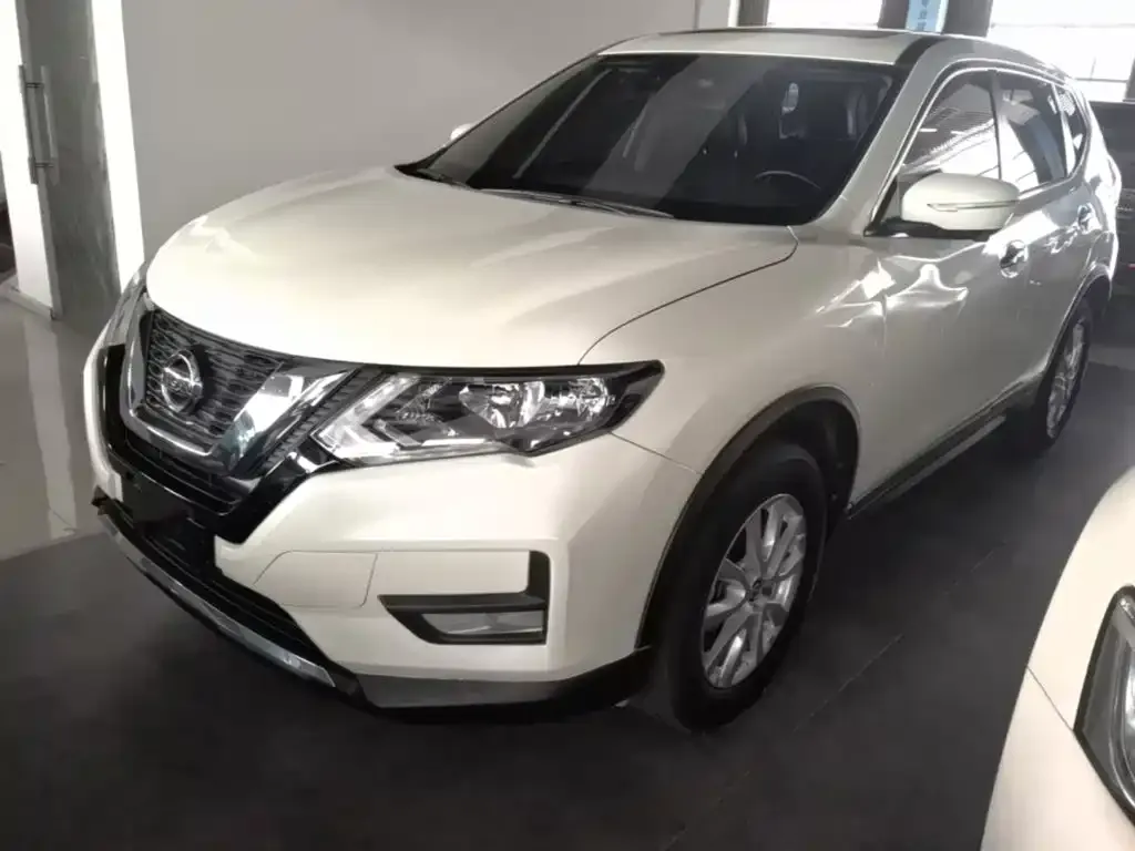 Nissan X-Trail — фото 1