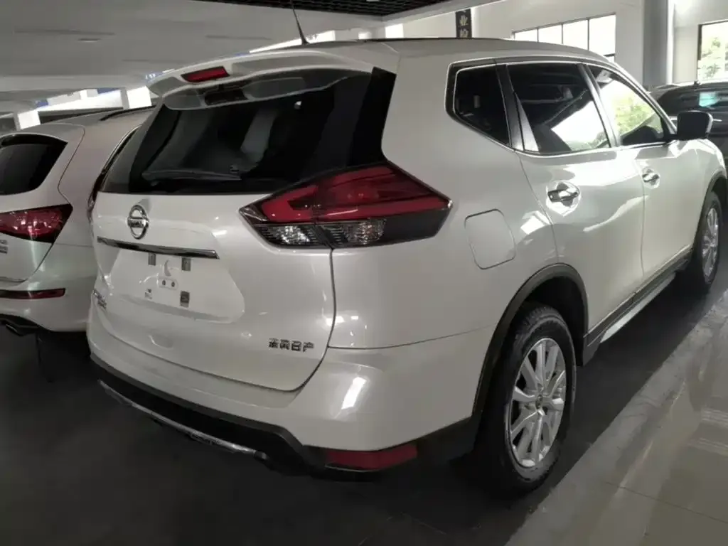 Nissan X-Trail — фото 9