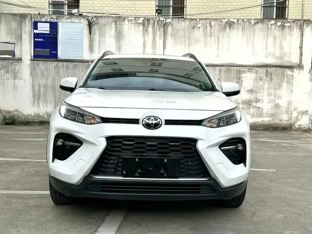 Toyota Wildlander — фото 8