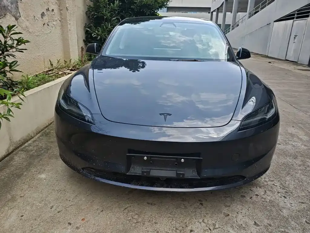 Tesla Model 3 — фото 7