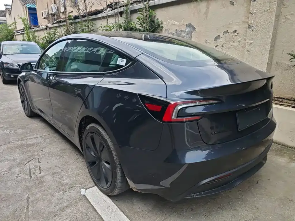 Tesla Model 3 — фото 3