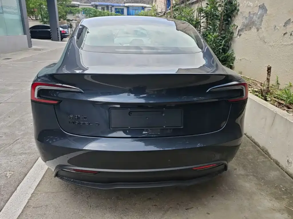 Tesla Model 3 — фото 8