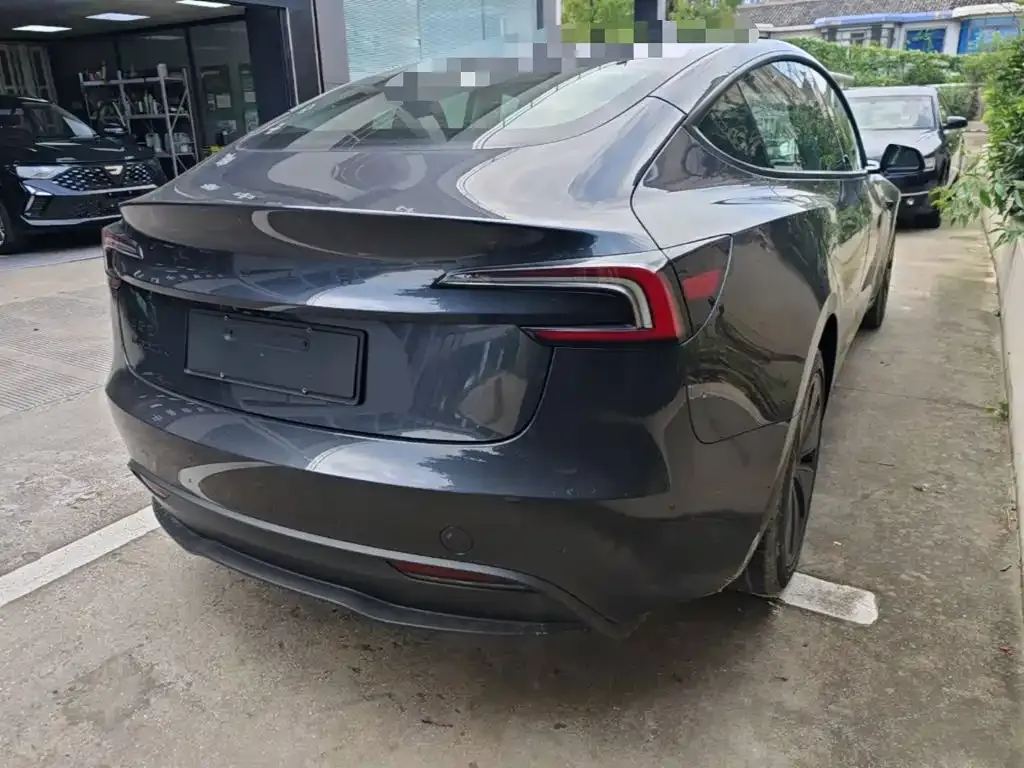 Tesla Model 3 — фото 6