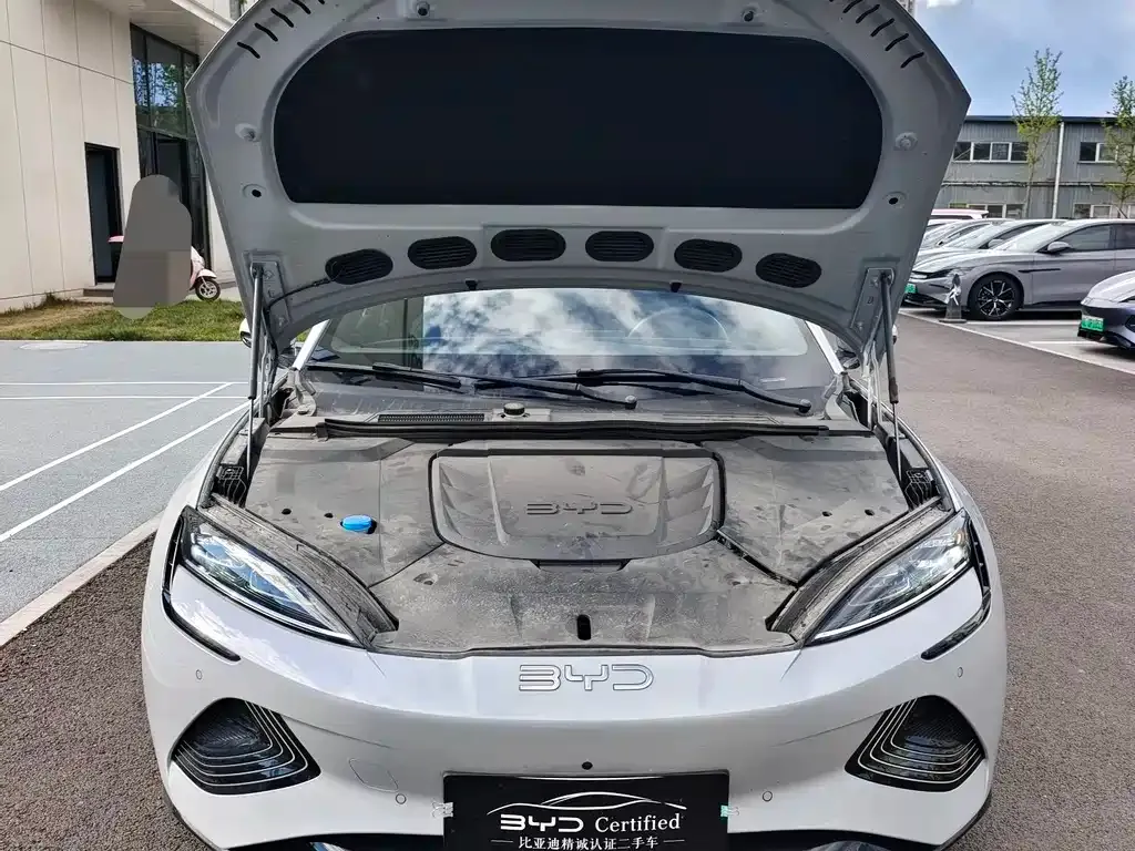 BYD Seal — фото 2