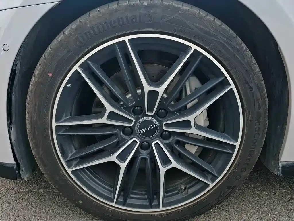 BYD Seal — фото 9