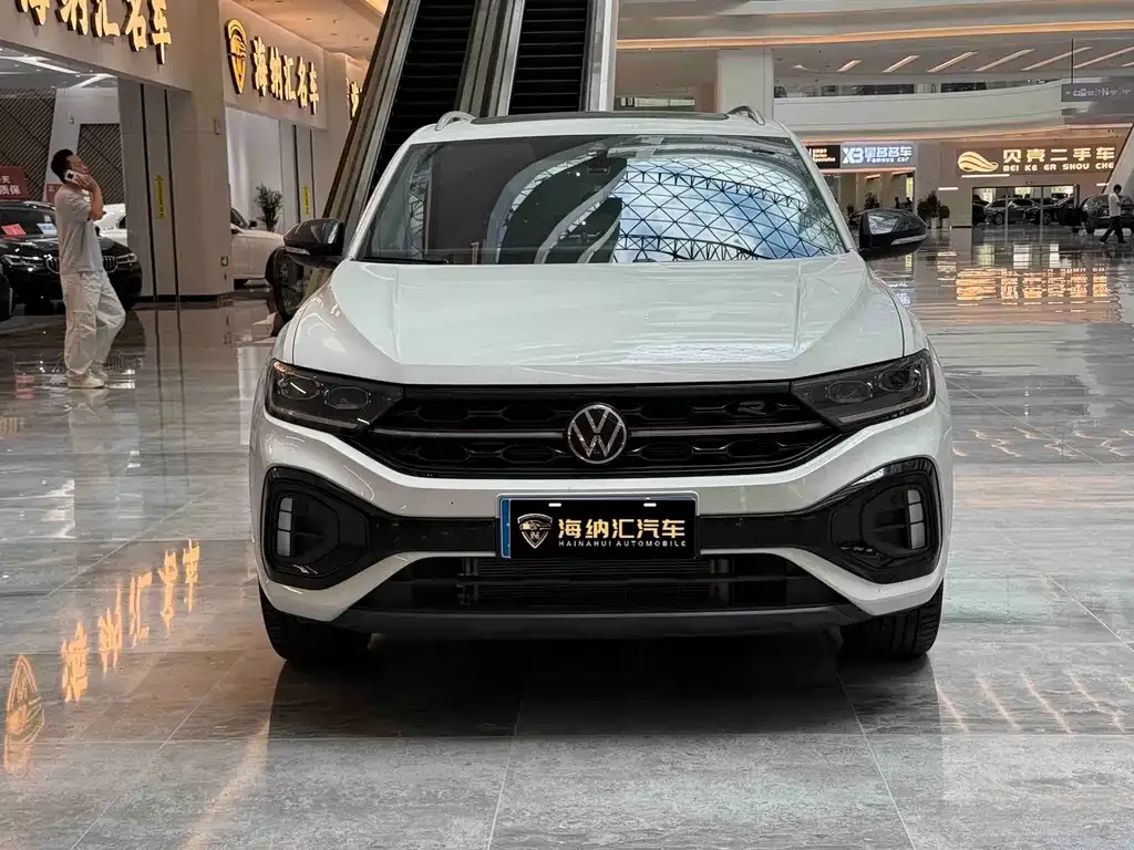 Volkswagen T-Roc — фото 6