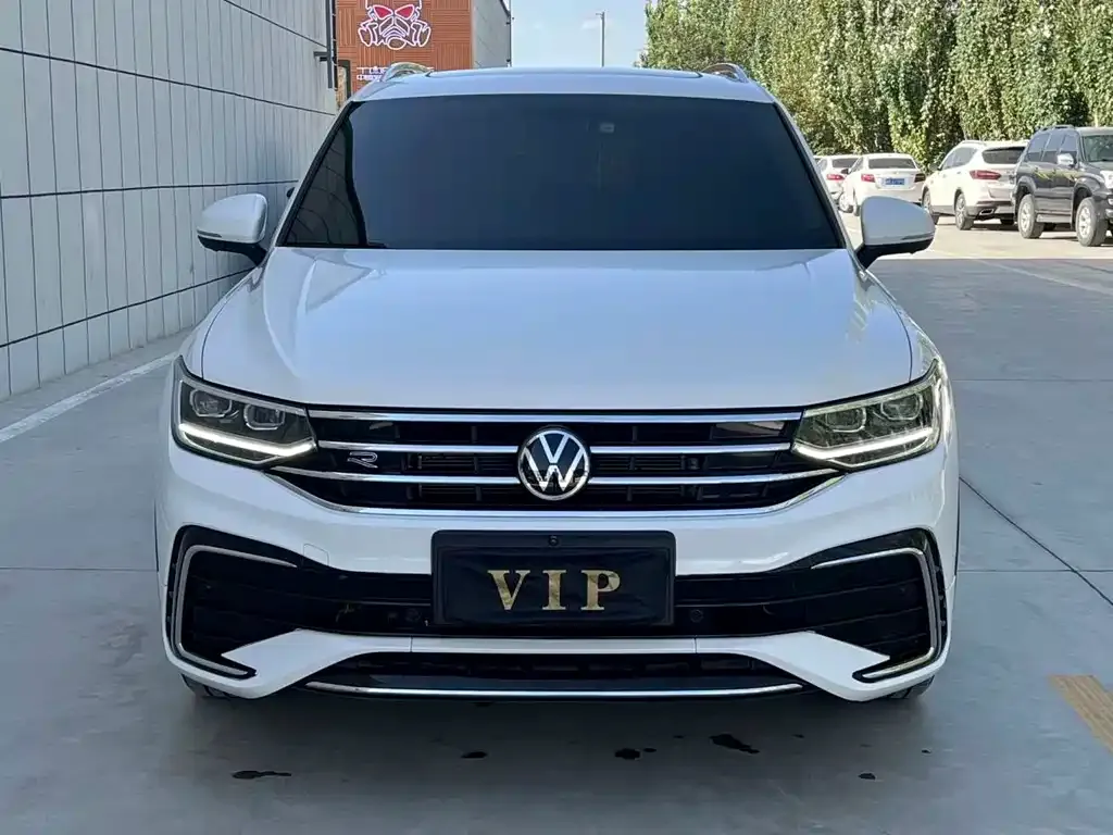 Volkswagen Tiguan L — фото 3