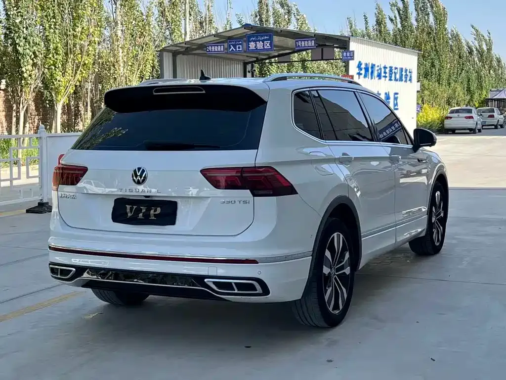 Volkswagen Tiguan L — фото 9
