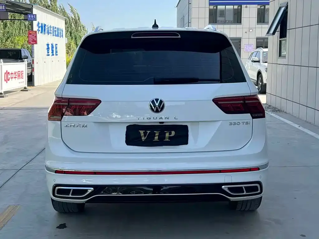 Volkswagen Tiguan L — фото 4