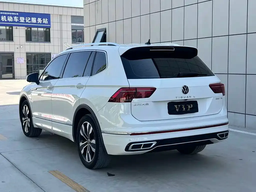 Volkswagen Tiguan L — фото 6