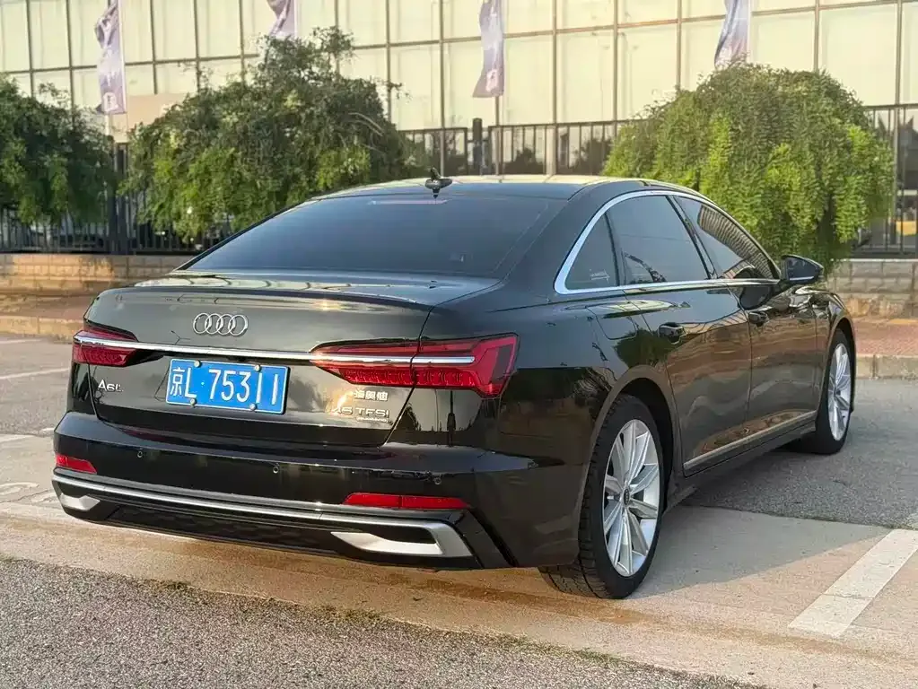 Audi A6L — фото 5
