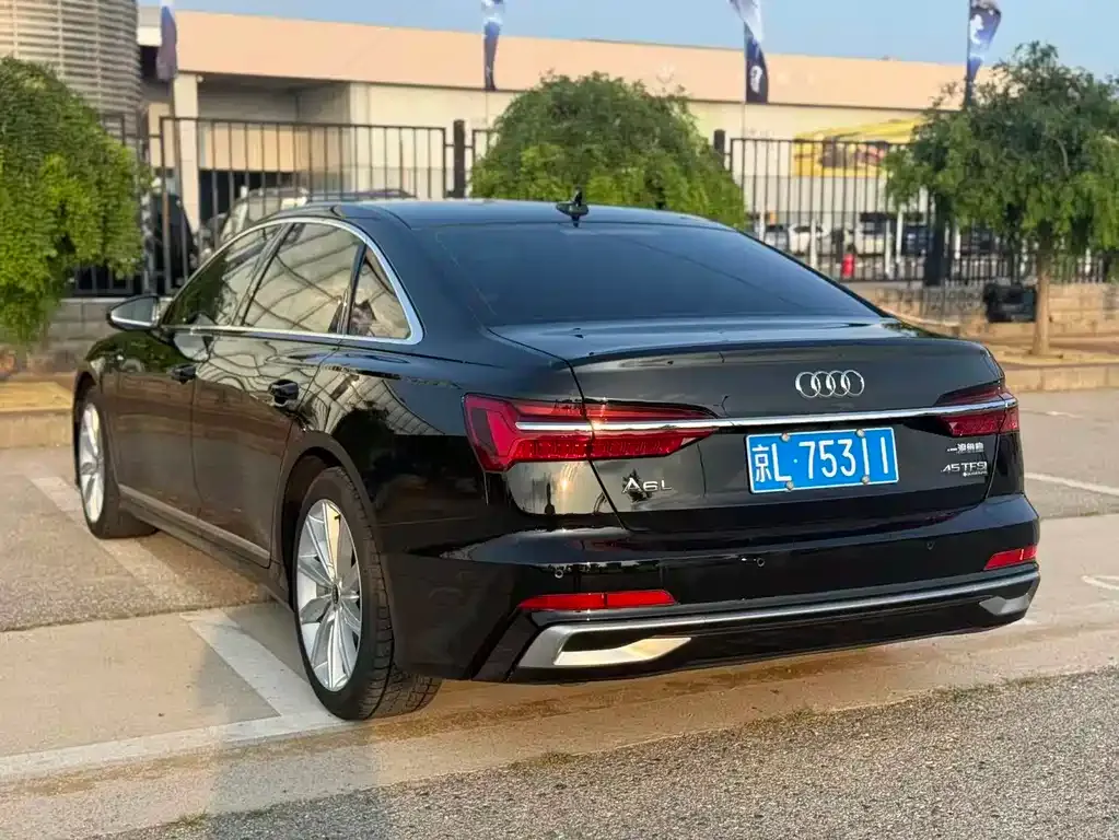 Audi A6L — фото 7