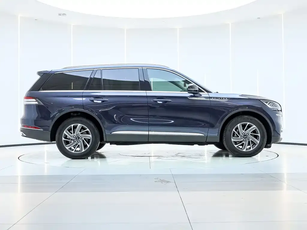 Lincoln Aviator — фото 10
