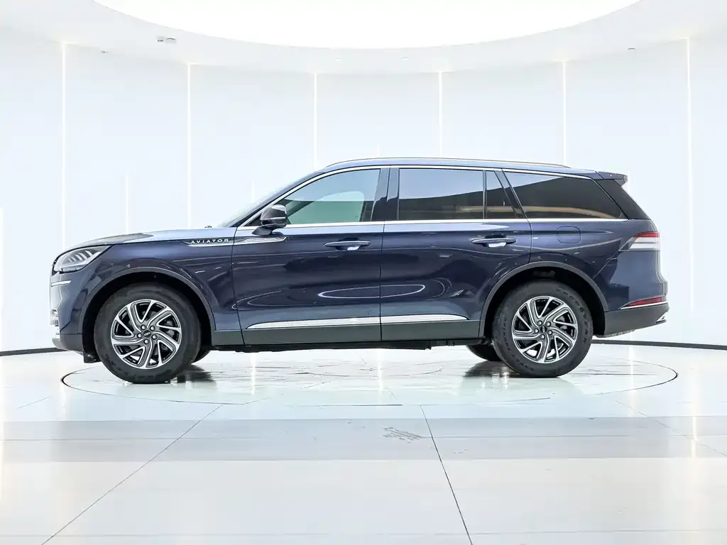 Lincoln Aviator — фото 8