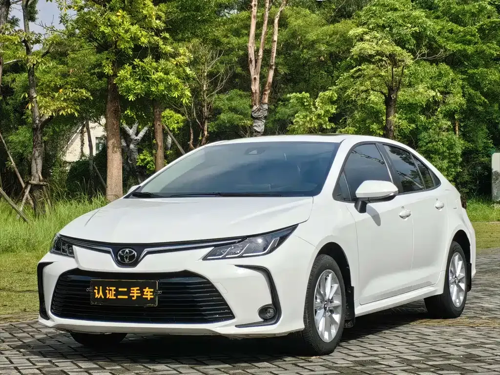Toyota Corolla — фото 1