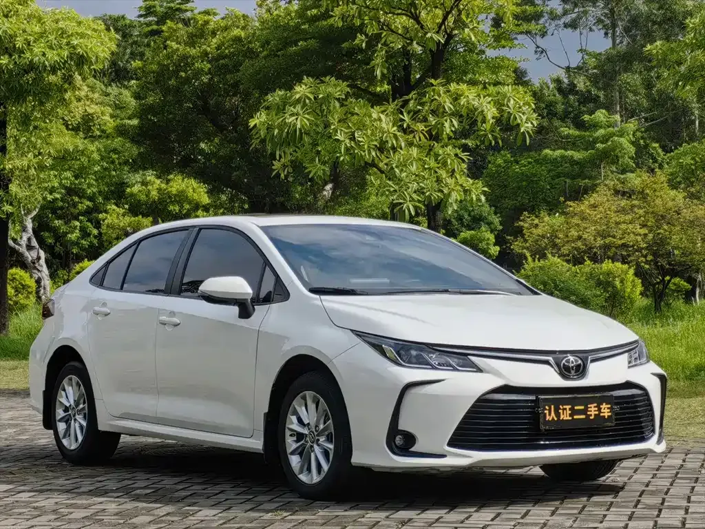 Toyota Corolla — фото 5