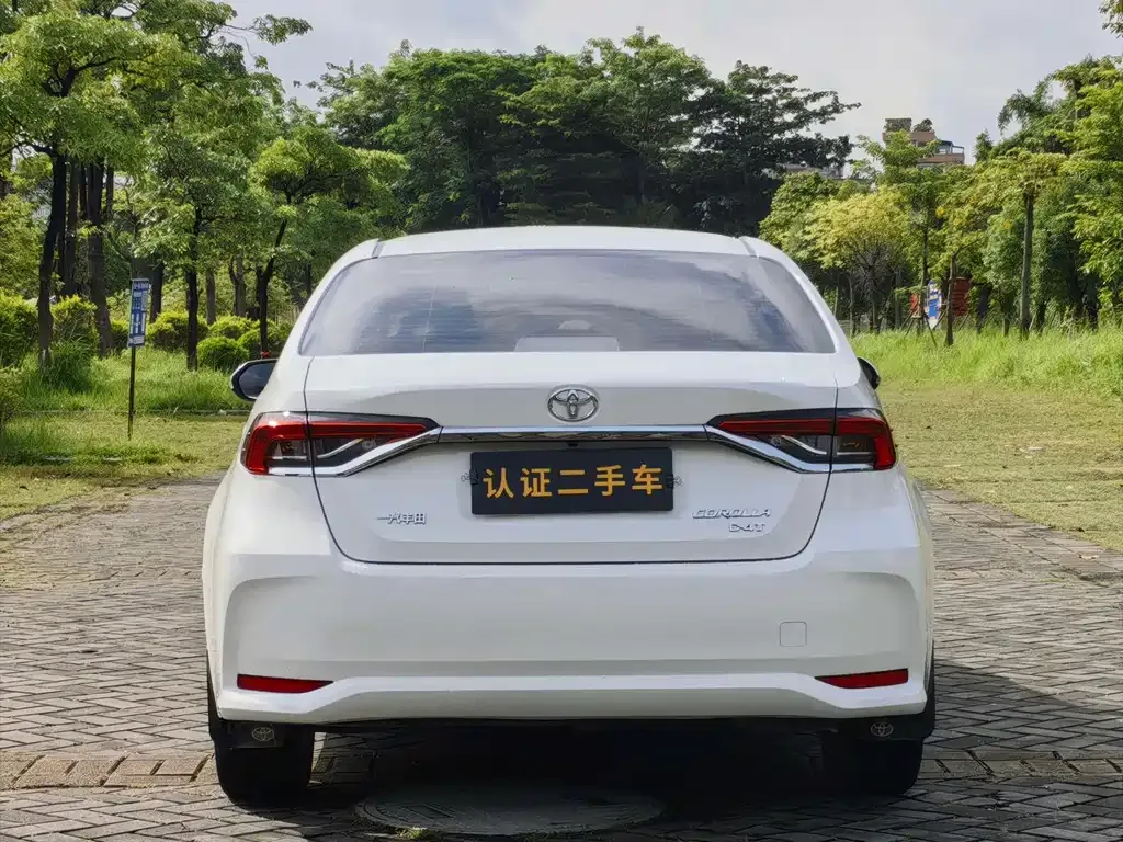 Toyota Corolla — фото 6