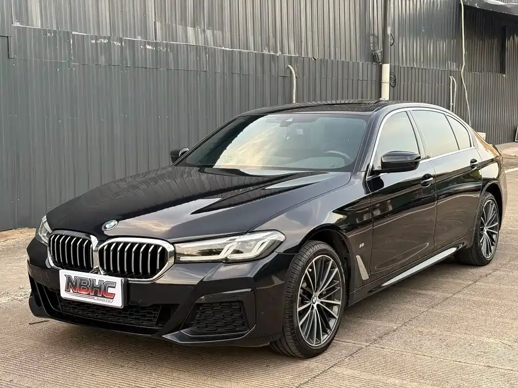 BMW 5 Series — фото 1