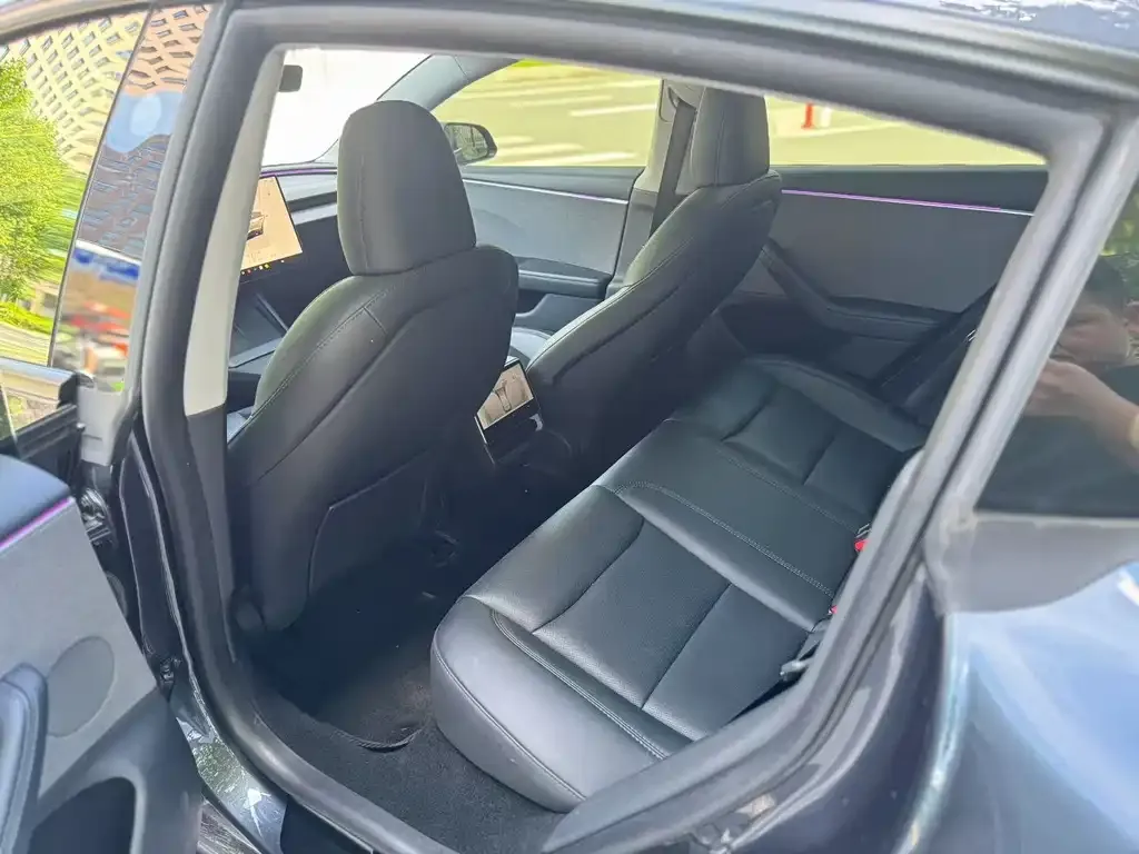 Tesla Model 3 — фото 4
