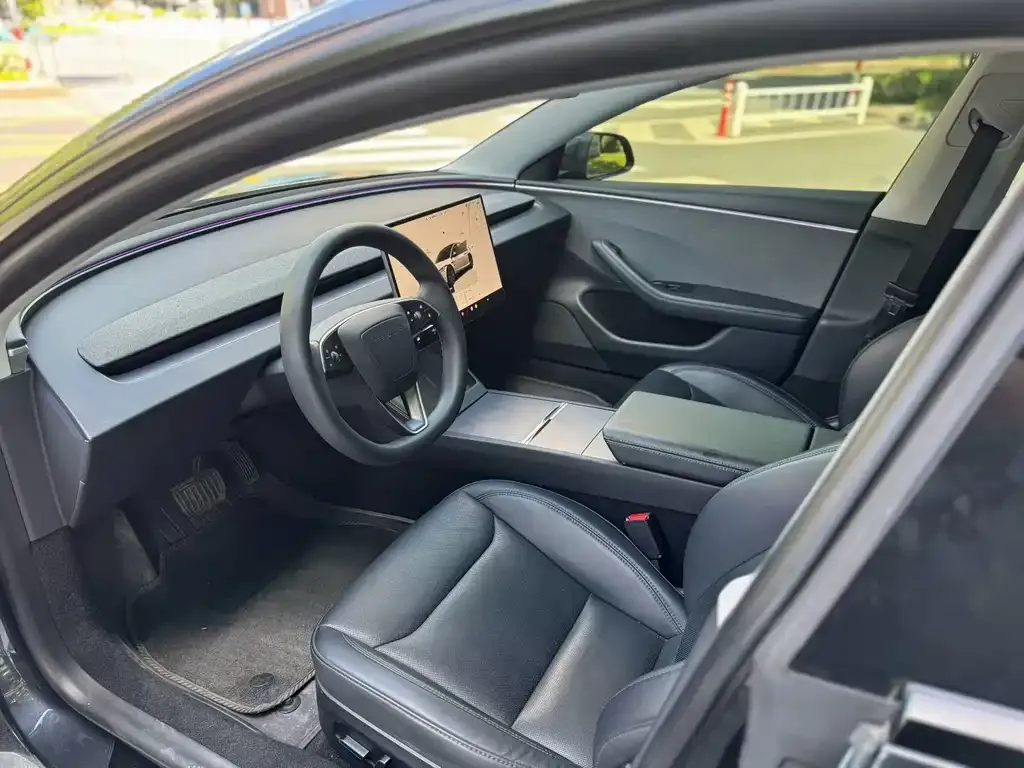 Tesla Model 3 — фото 3