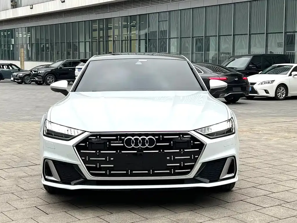 Audi A7L — фото 5