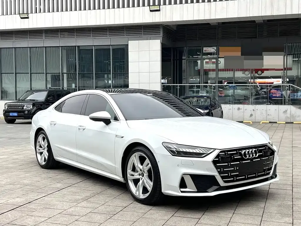 Audi A7L — фото 9