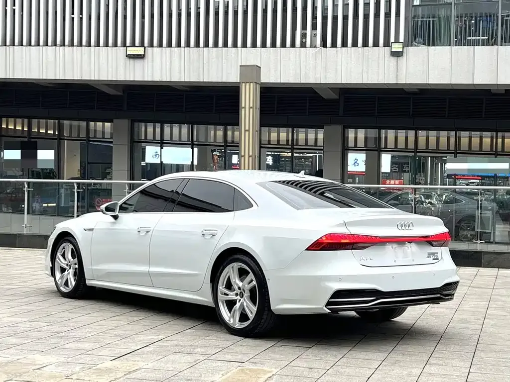 Audi A7L — фото 3