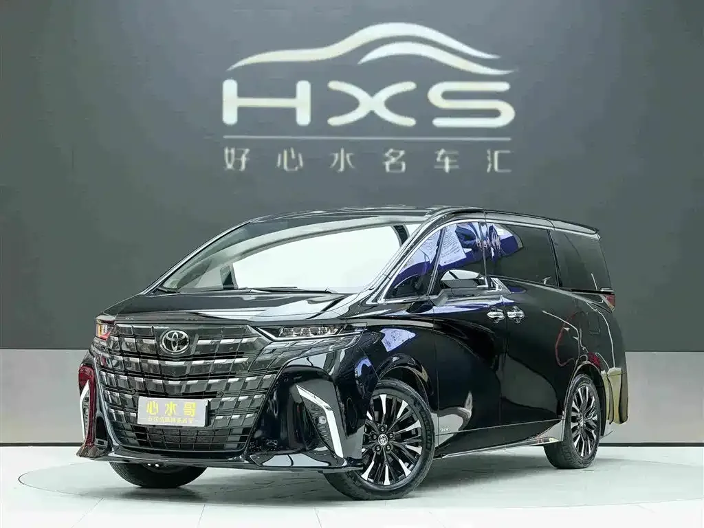 Toyota Alphard — фото 1