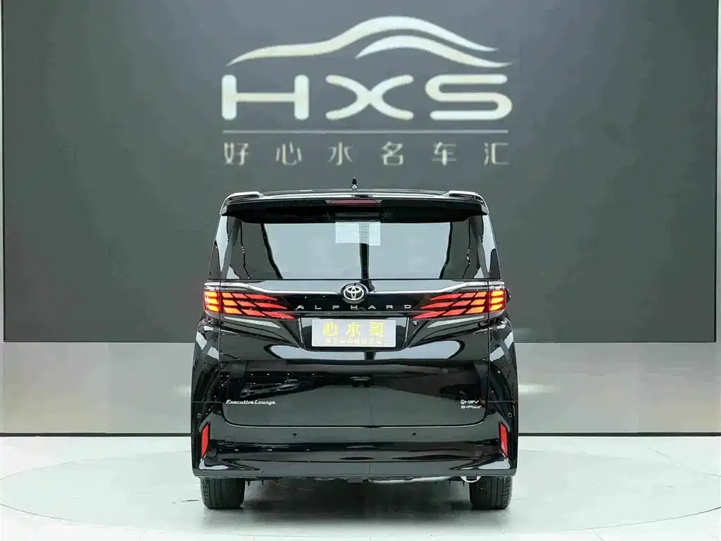 Toyota Alphard — фото 2