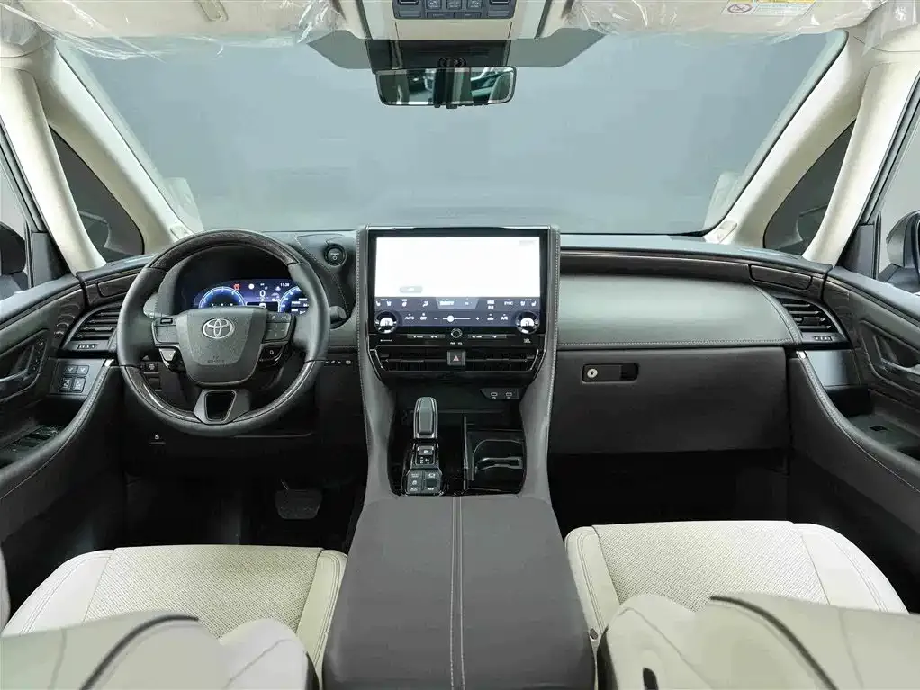 Toyota Alphard — фото 8