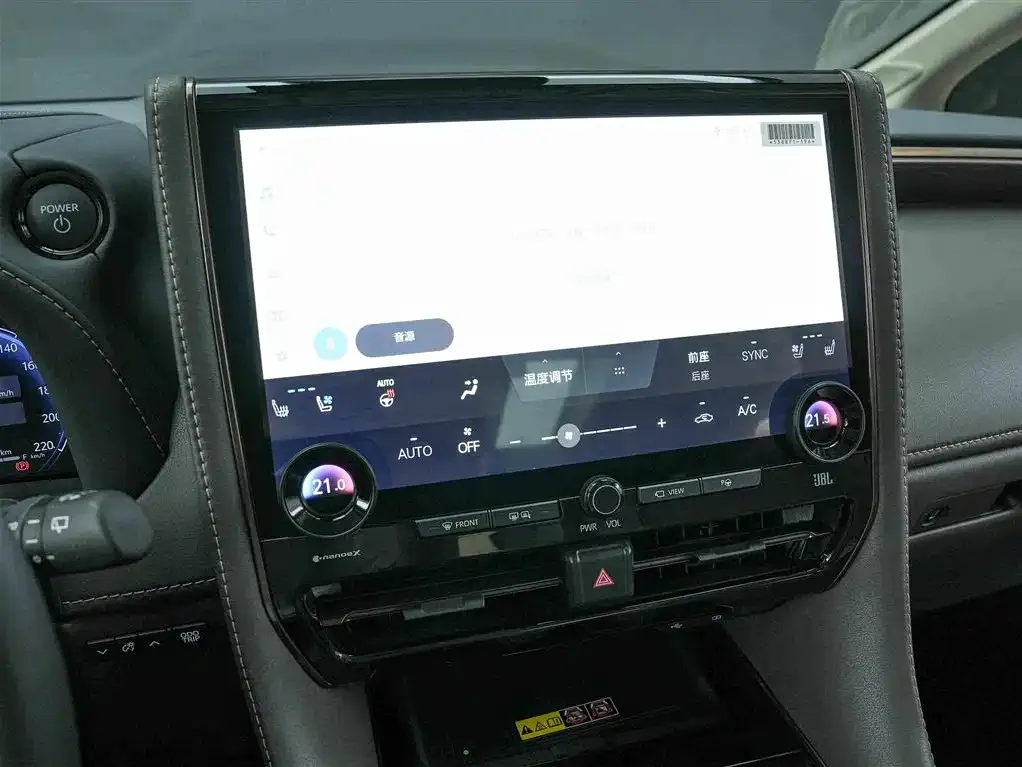 Toyota Alphard — фото 10