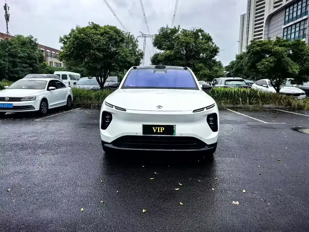 NIO EC6 — фото 9