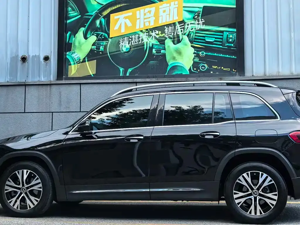 Mercedes-Benz GLB — фото 10