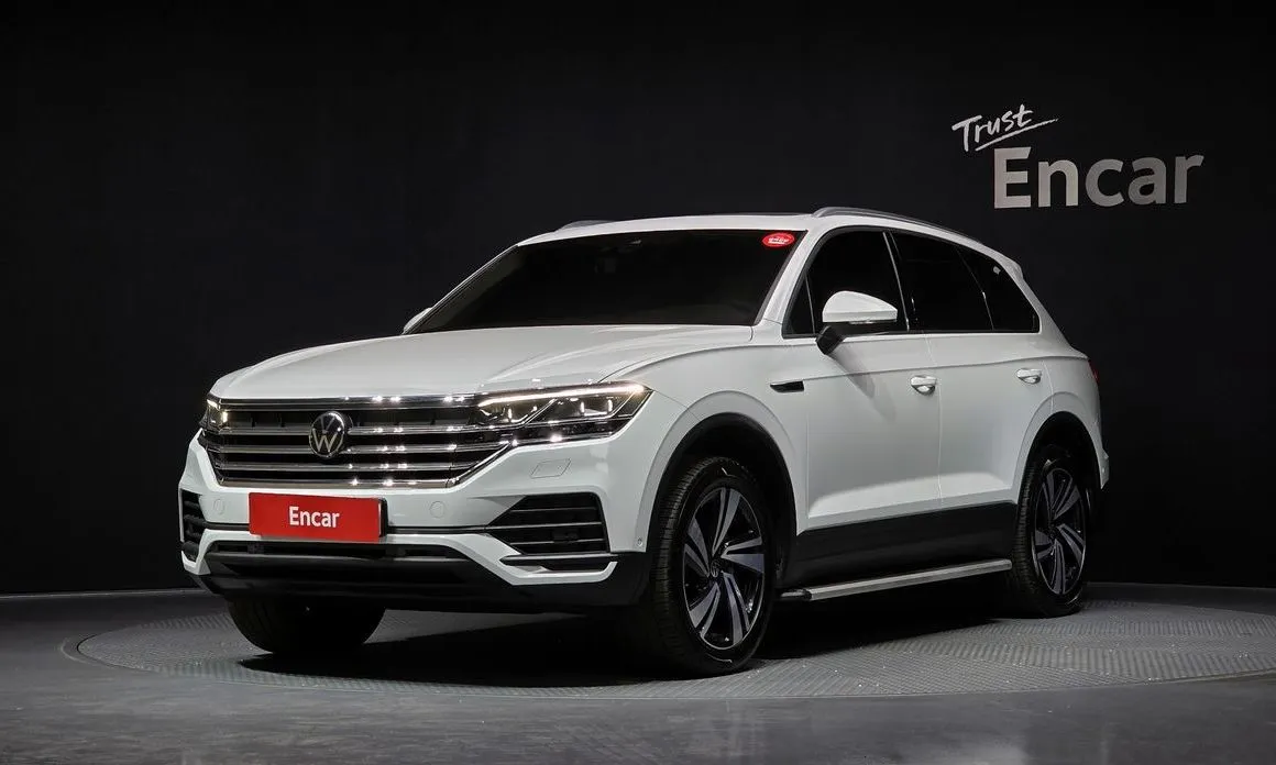 Volkswagen Touareg — фото 1