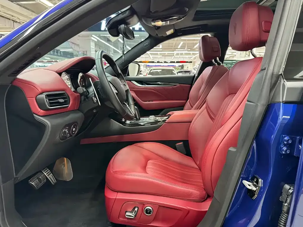 Maserati Levante — фото 10
