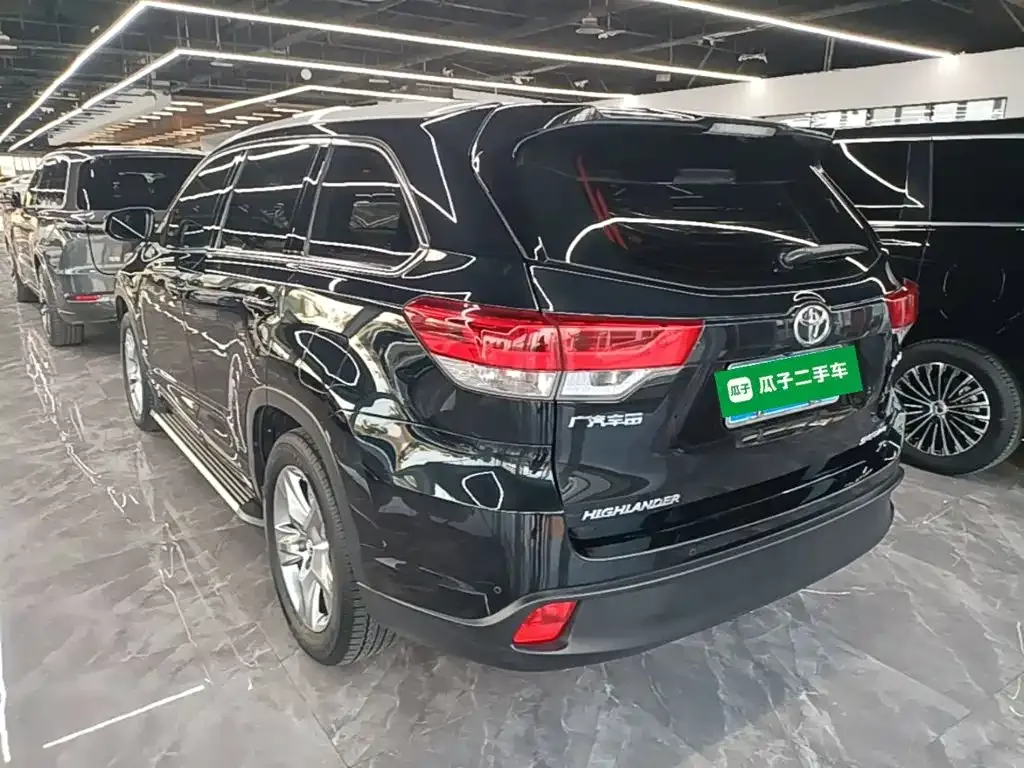 Toyota Highlander — фото 3