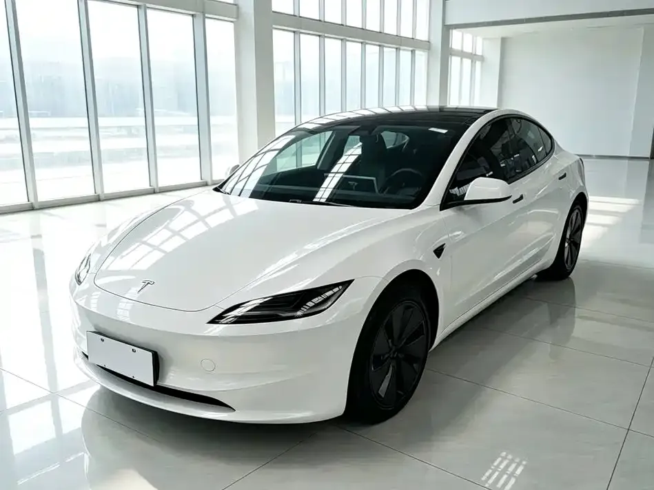 Tesla Model 3 — фото 3
