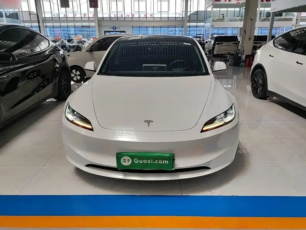 Tesla Model 3 — фото 5