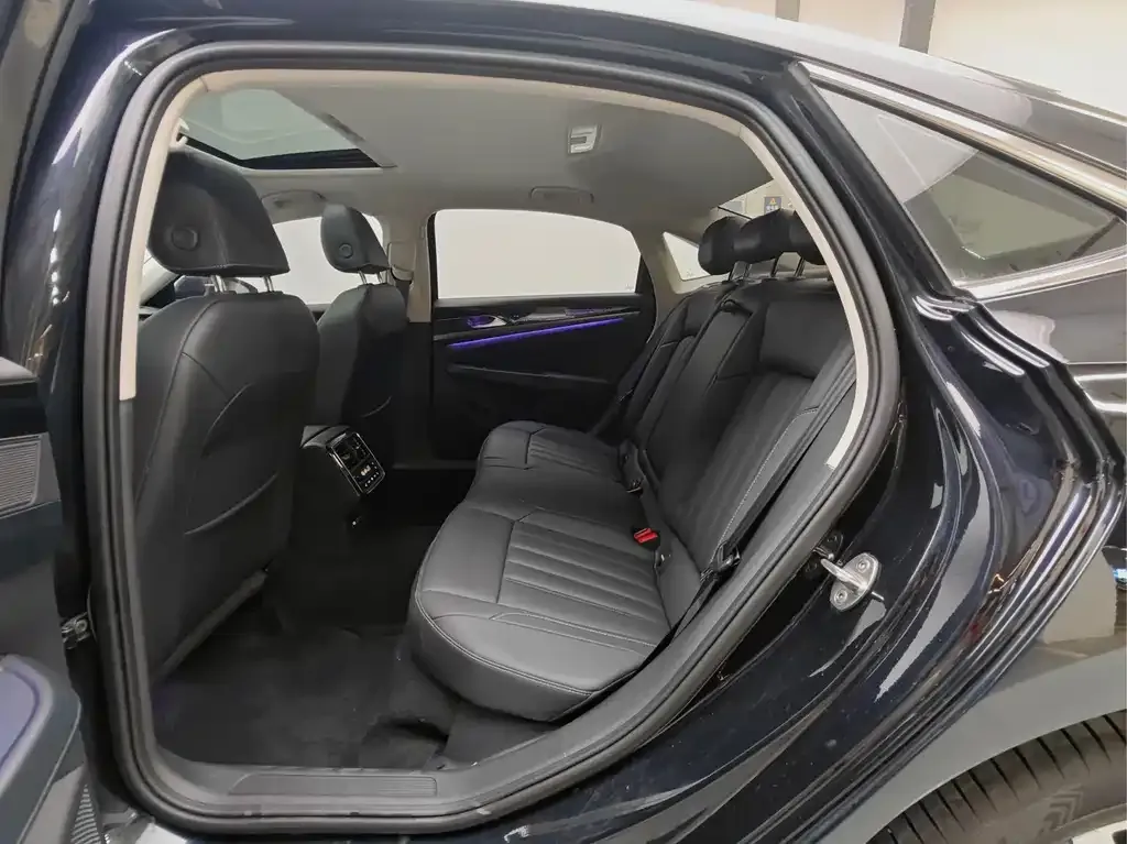 Volkswagen Passat — фото 6